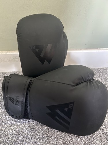 Black boxing gloves - black,